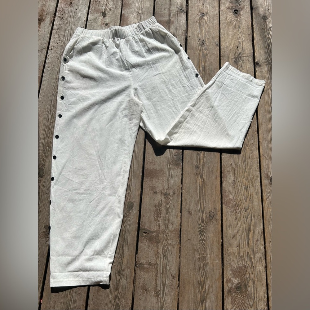 214.JUST FASHION NOW Women’s White With Buttons On The Sides Pants